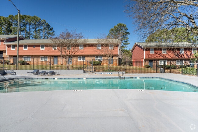 Pool - Osborne Hills Apartments