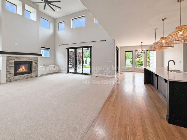 Foto del edificio - 8343 W Sparks Lake Dr
