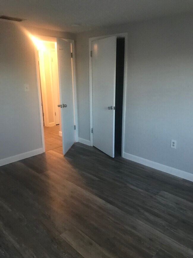 Building Photo - 3335 Salisbury Dr