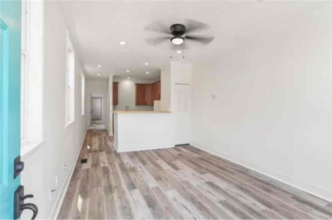 Foto del edificio - 3117 Broadway St