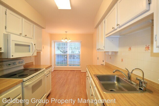 Building Photo - 3 br, 2.5 bath House - 14 Filbert Court