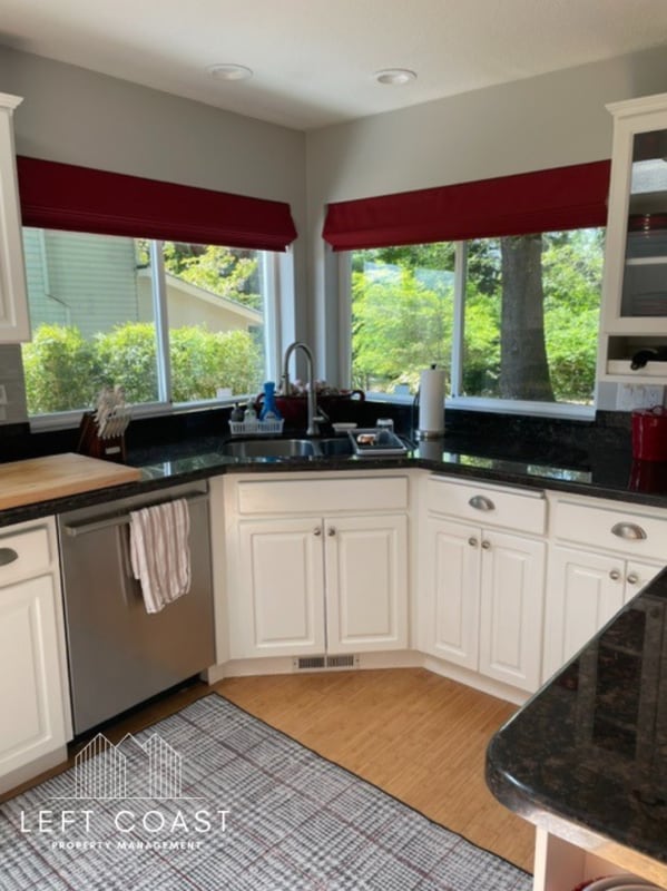 Building Photo - 1545 NE Regatta Way