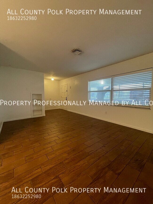 Building Photo - Awesome 3 Bedroom Home for Rent in Lakelan...
