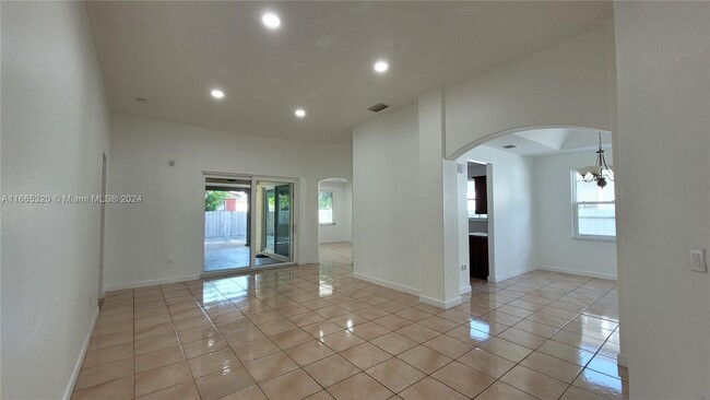 Foto del edificio - 1158 NW 135th Ct