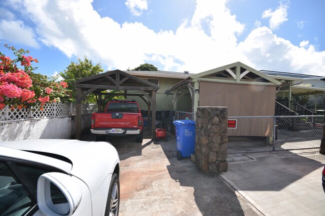 Building Photo - 1436 Hele St