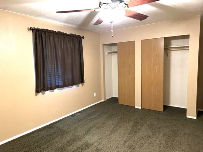 Building Photo - 3 bedroom 2 bath home in Spring Creek with...
