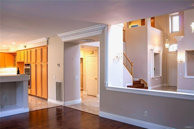 Foto del edificio - 4469 Torrey Pines Dr