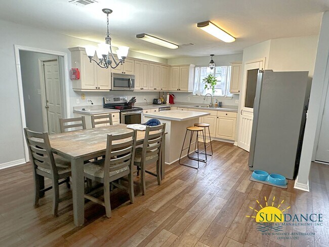 Foto del edificio - Stunning 3 Bedroom home in Navarre!