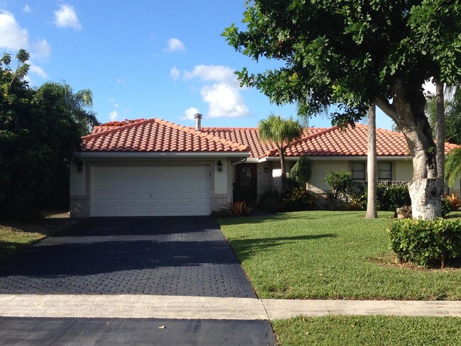 Building Photo - 7322 San Sebastian Dr