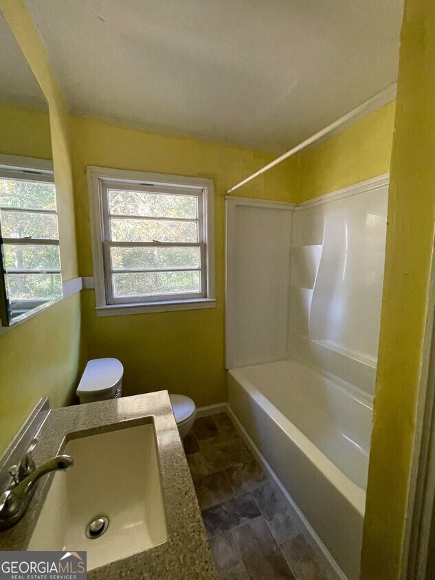 Foto del edificio - 108 Celia Dr