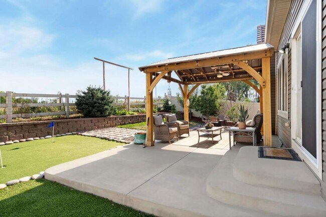 Foto del edificio - 5100 Eaglewood Ln