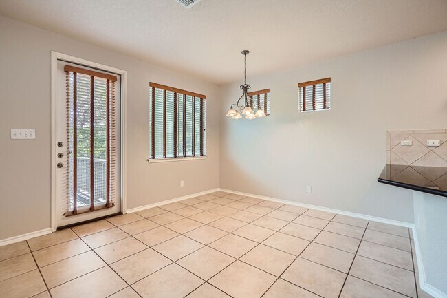 Building Photo - Beautiful home in gated community!!