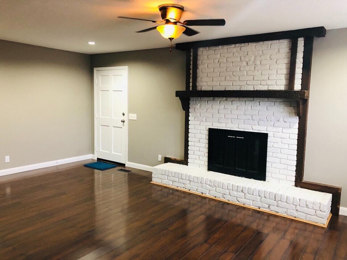 Foto principal - 319 Juanita St