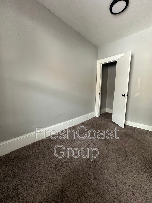 Foto del edificio - 5940 Engel Ave