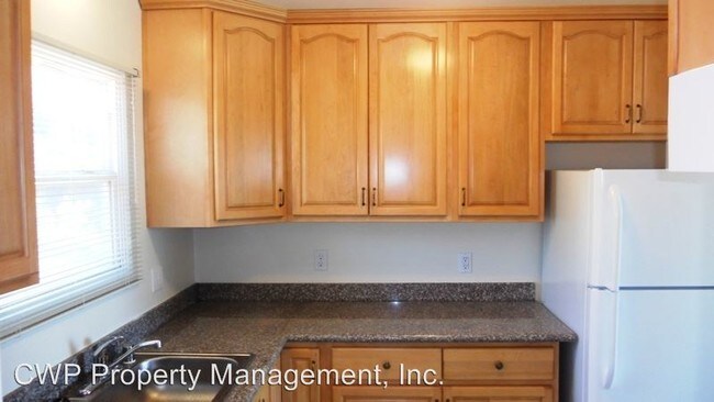 Building Photo - 16046 Carolyn St