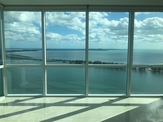 Foto del edificio - 2101 Brickell Ave