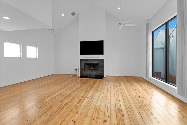 Foto del edificio - 5105 Lillian St