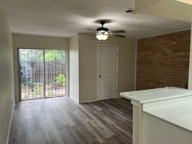Building Photo - 66 W Mountain Creek Dr