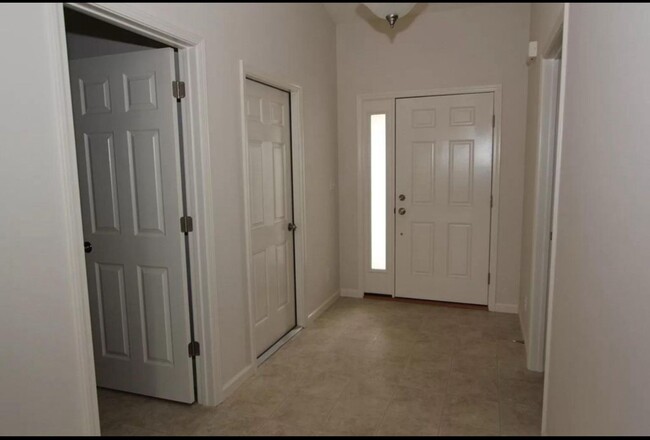 Foto del edificio - LINDBERG VILLAGE...3 Bedroom 2 Bath House