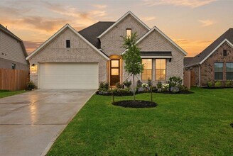 Building Photo - 3212 Bright Maple Dr