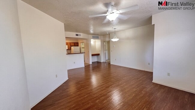 Building Photo - 2 Bedrooms, 2 Baths