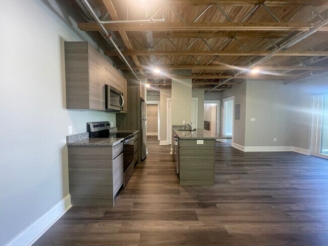 Foto del edificio - 330 Pleasant St