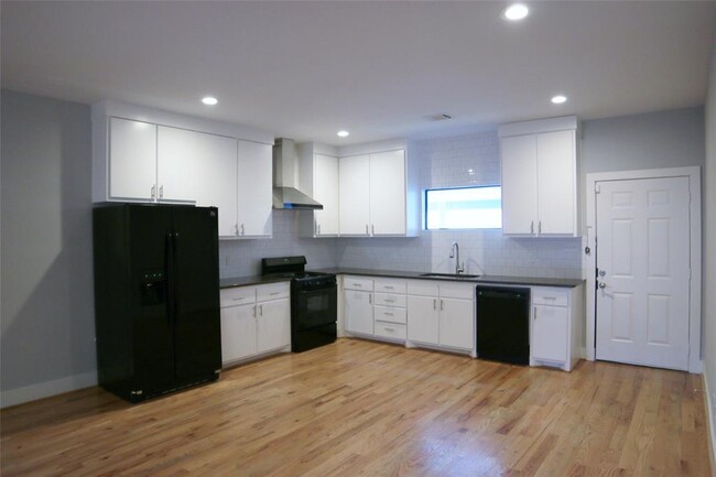 Building Photo - 1619 Dumble St