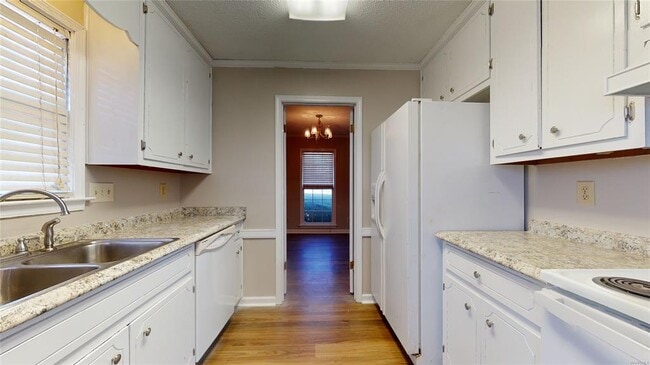 Building Photo - 1806 Heatherton Dr