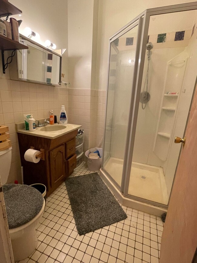 Building Photo - 1216 State St