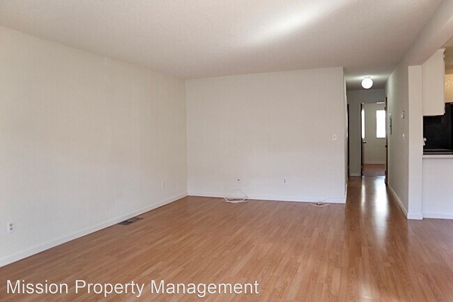 Building Photo - 3 br, 2 bath House - 18 Shaniko Cmn
