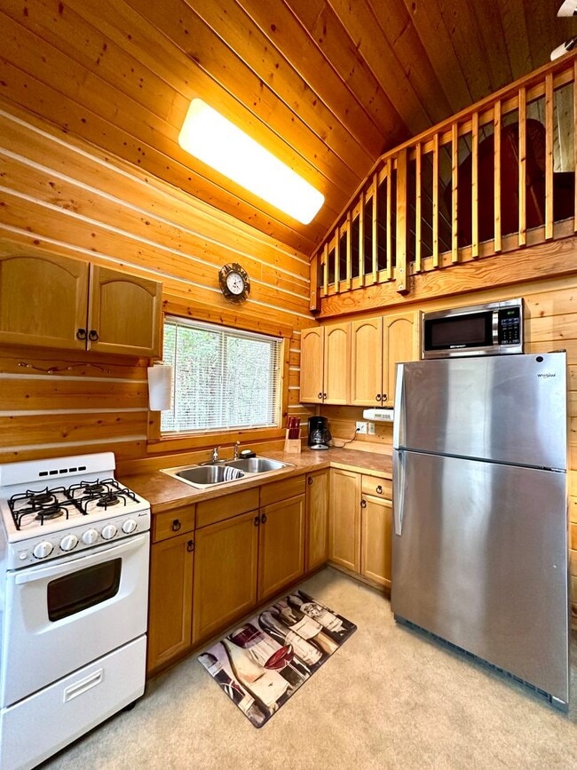 Building Photo - 38885 Leilani St