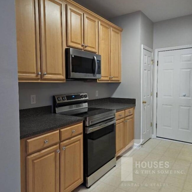 Foto del edificio - 203 Chardon Pl