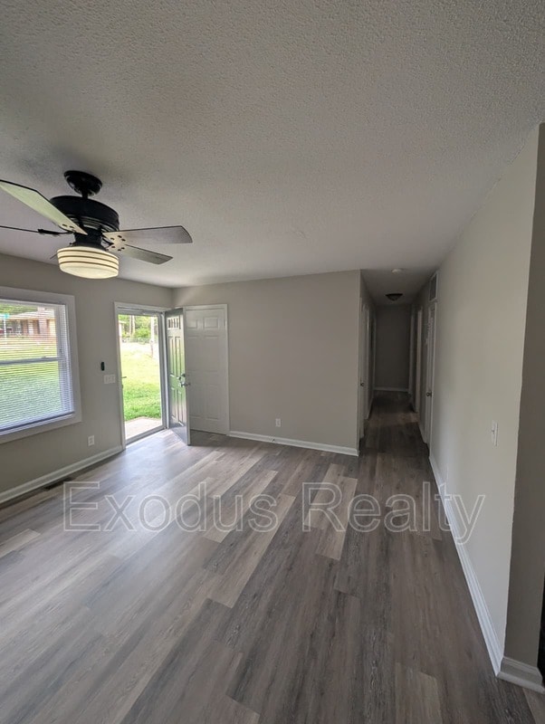 Foto del edificio - 900 Lansing St