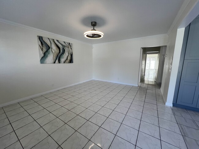 Building Photo - 14405 Kingsdale Ave