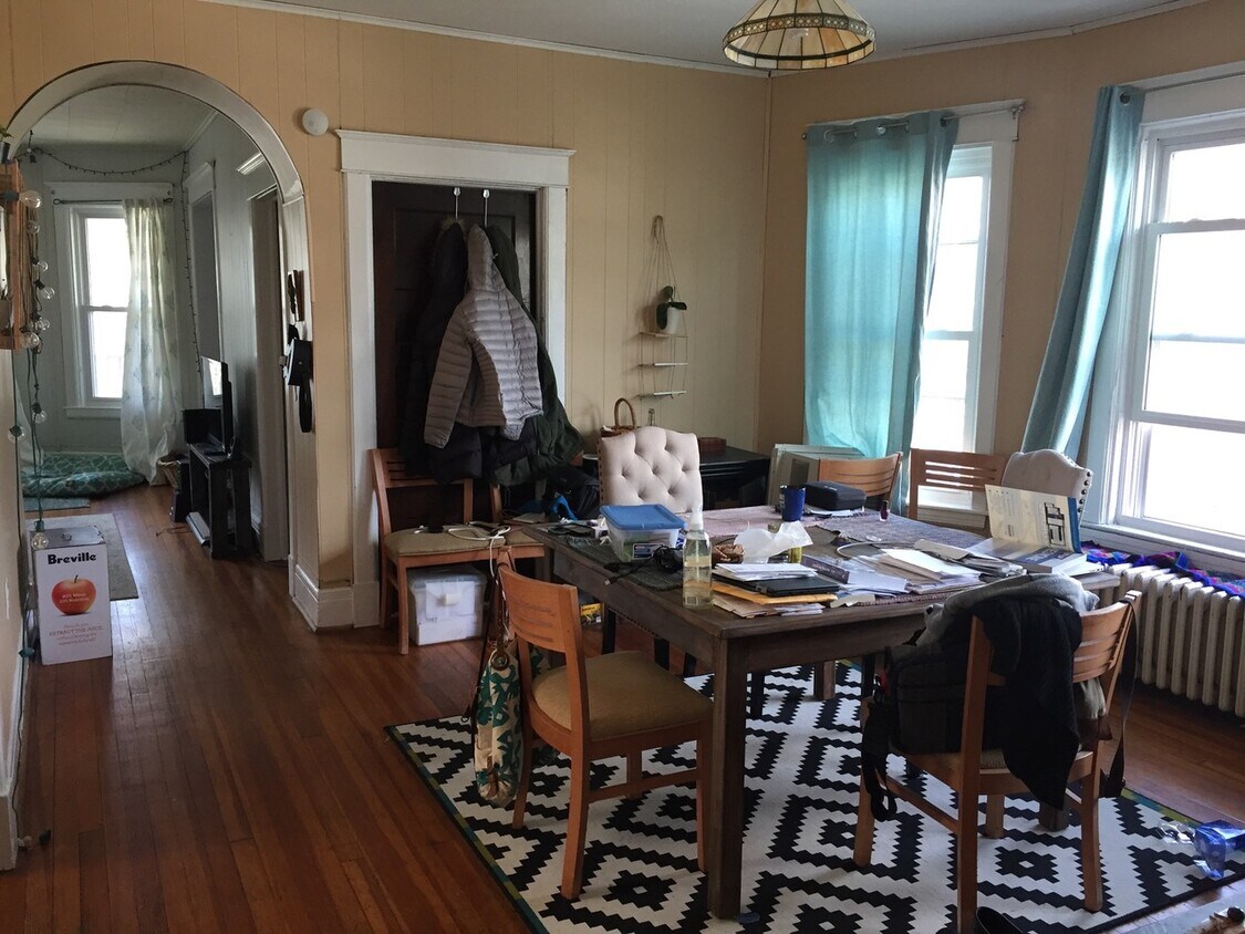 250 Manning Blvd Unit 2, Albany, NY 12206 Apartments in Albany, NY