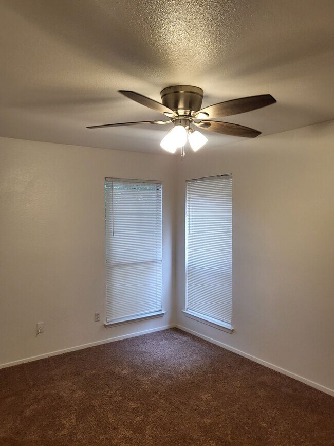 Foto del edificio - 221 Kerby St