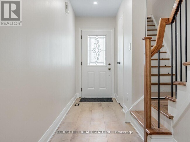 Photo du bâtiment - 2120-2120 Rathburn Rd E