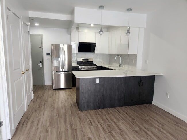 Building Photo - 7065 Queens Blvd