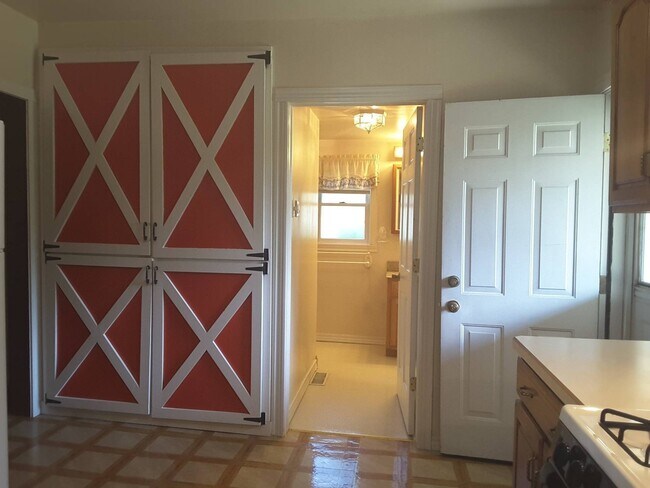 Foto del edificio - 3 Bedroom Home in Middlebury with Shed