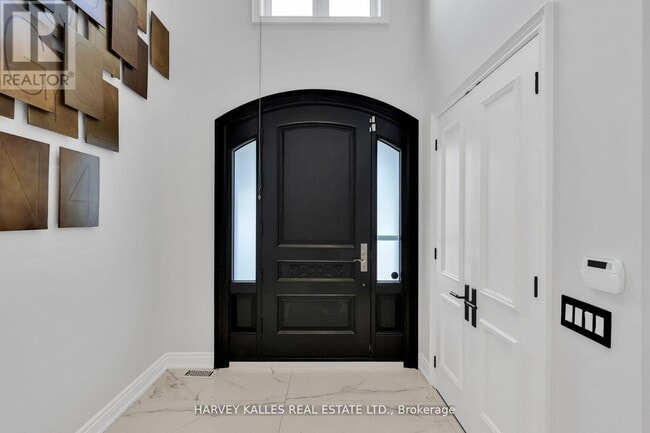 Photo du bâtiment - 737 Woburn Ave