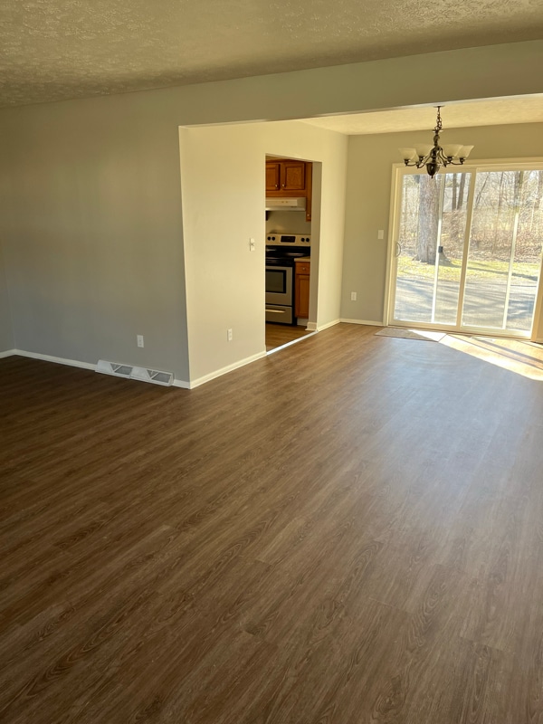 Building Photo - 1267 Rosewood Dr NE