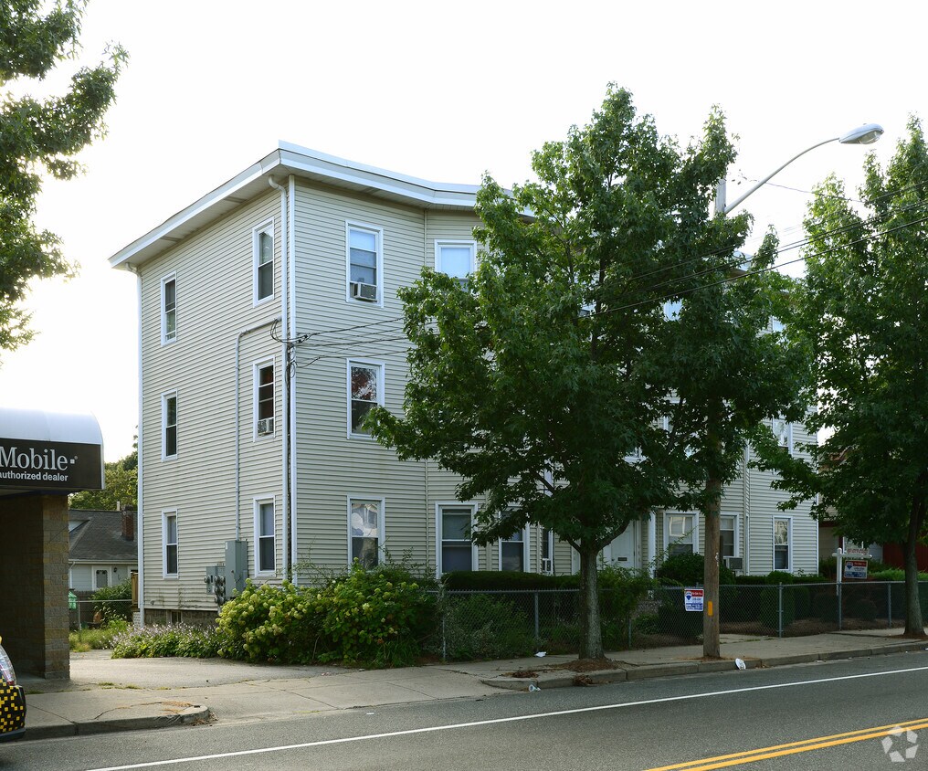 357359 Smithfield Ave, Pawtucket, RI 02860 357359 Smithfield Ave