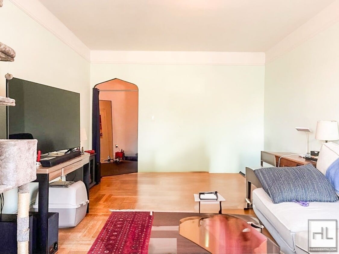 Primary Photo - 43 AVENUE