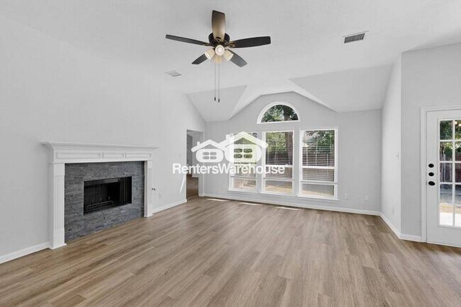 Foto del edificio - MOVE IN READY - 3BED/2BATH - FORT WORTH, T...