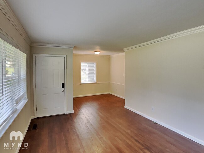 Foto del edificio - 742 Quaker St SW