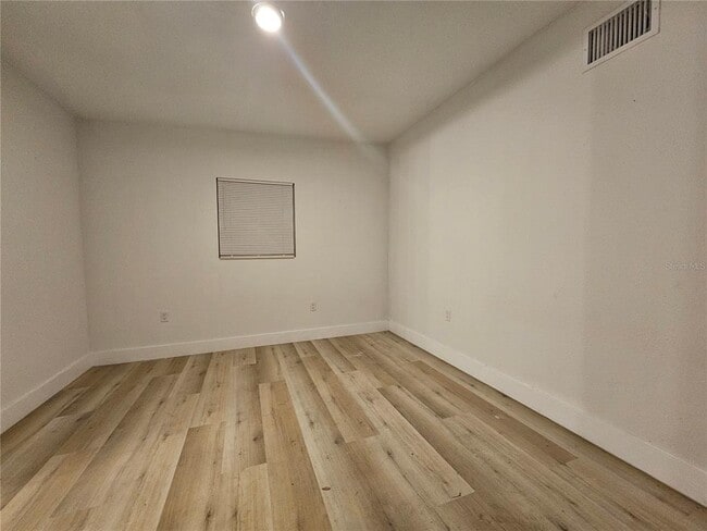 Foto del edificio - 8150 Sun Vista Way