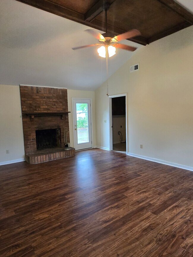 Building Photo - 112 Totem Ct