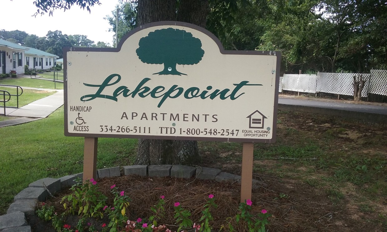 Primary Photo - Lakepoint Apartments