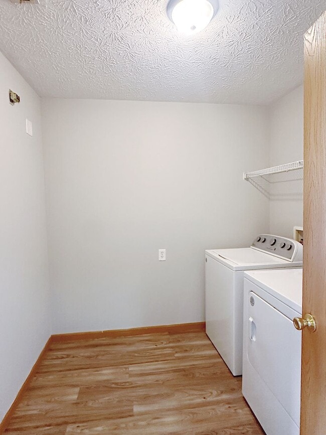 Building Photo - 2332 Hopkins Dr