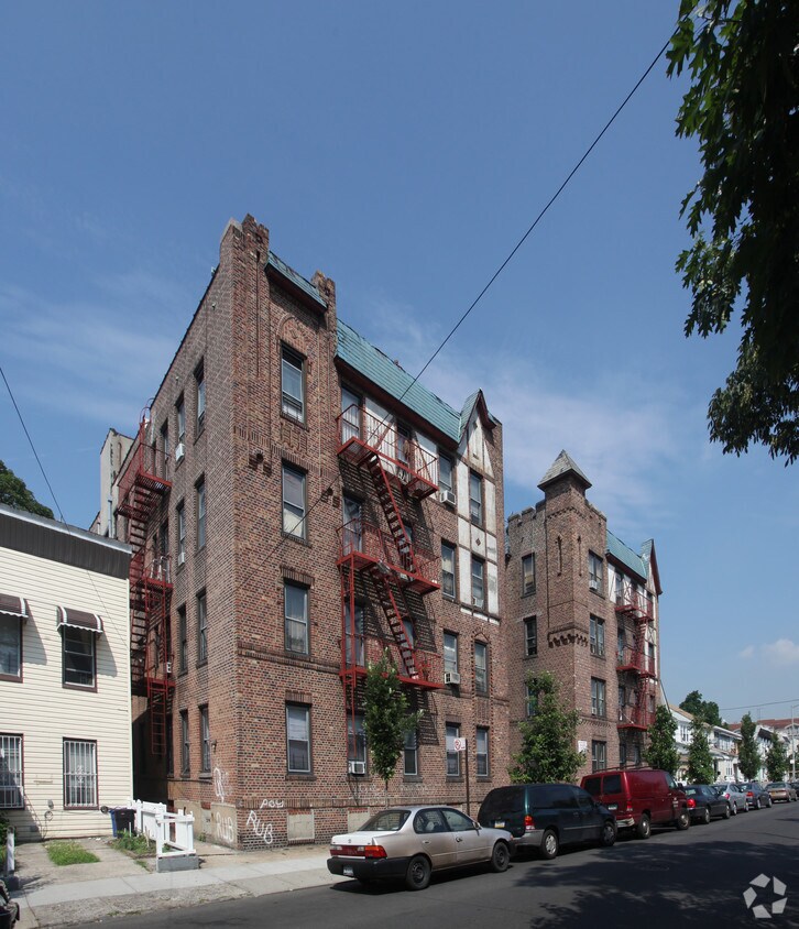 Primary Photo - 90-60 179th Pl